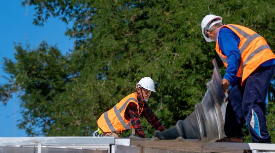 Professional gutter cleaning in Mount Vernon, AL